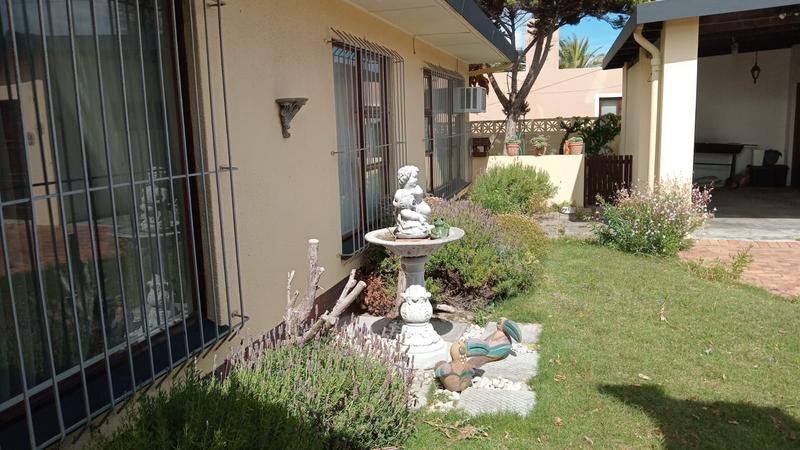 4 Bedroom Property for Sale in Gansbaai Central Western Cape